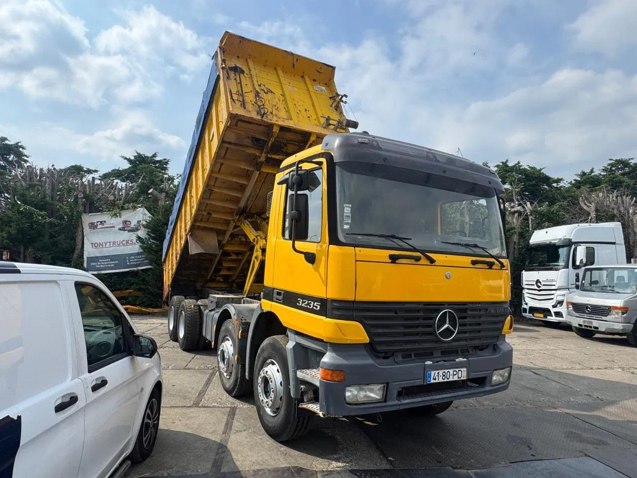 Mercedes-Benz Actros 3235 V6 8X4 Tipper Spring/Spring Manual G - Самосвал камион: снимка 1 Mercedes-Benz Actros 3235 V6 8X4 Tipper Spring/Spring Manual G - Самосвал камион: снимка 1