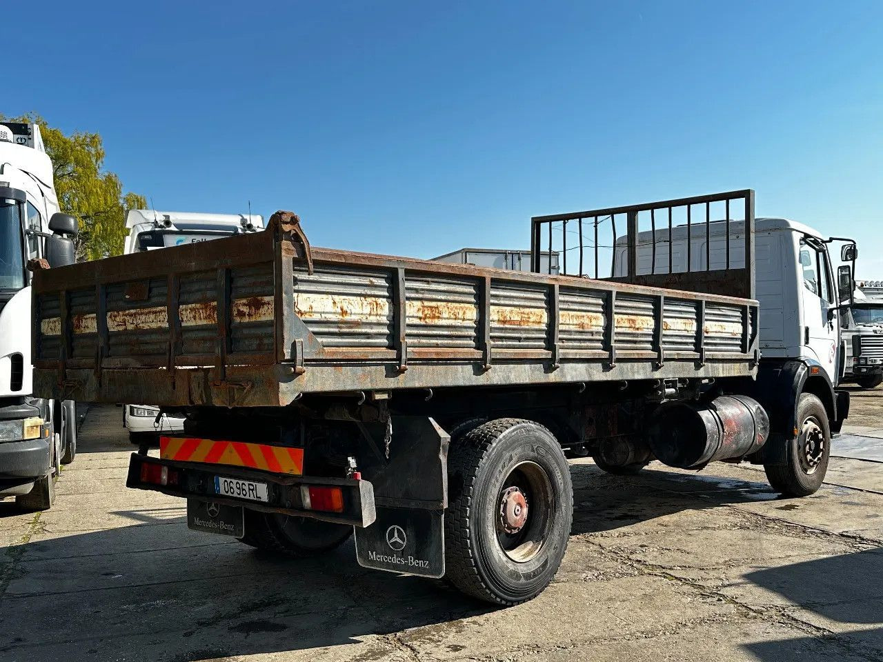 Самосвал камион Mercedes-Benz SK 1733 V6 4X2 Tipper Spring/Spring EPS Manual G: снимка 21