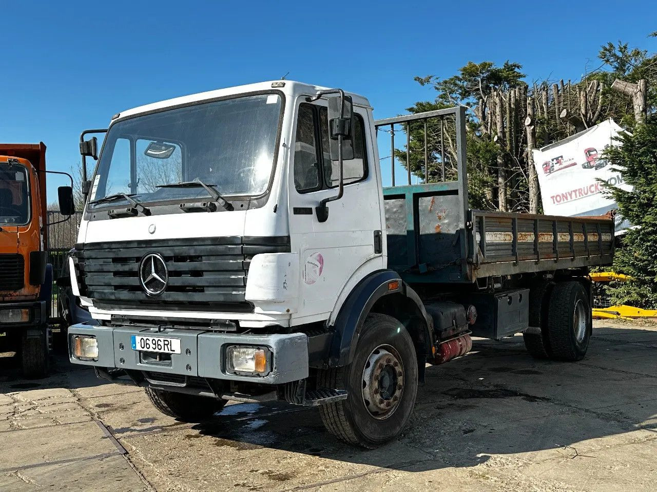 Самосвал камион Mercedes-Benz SK 1733 V6 4X2 Tipper Spring/Spring EPS Manual G: снимка 19