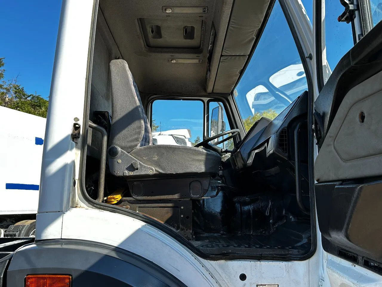 Самосвал камион Mercedes-Benz SK 1733 V6 4X2 Tipper Spring/Spring EPS Manual G: снимка 10