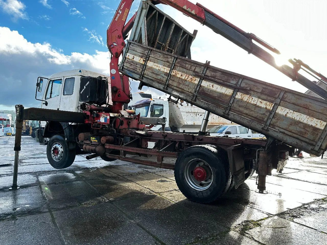 Самосвал камион, Камион с кран Mercedes-Benz SK 1935 V8 4X2 Tipper Spring/Spring AMCO V825 9T Mercedes-Benz SK 1935 V8 4X2 Tipper Spring/Spring AMCO V825 9T: снимка 17