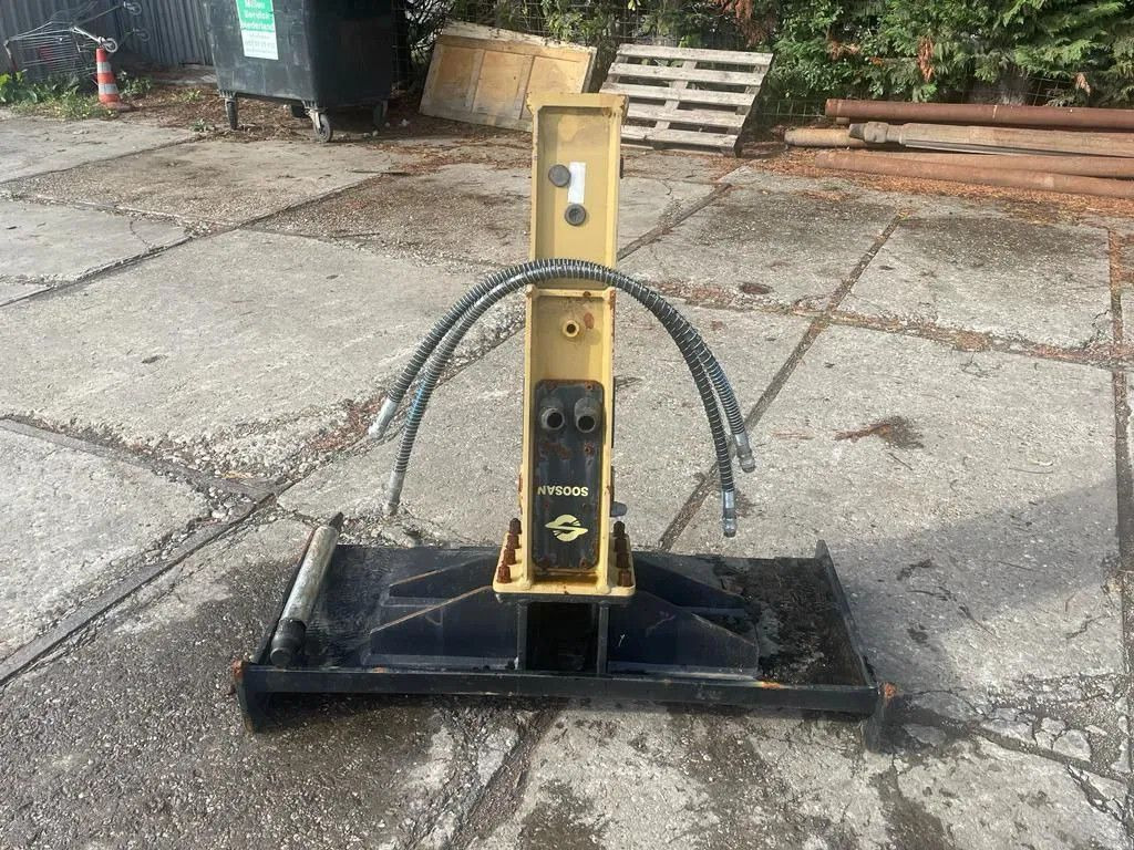 Soosan SB30 Hydraulic Breaker Skid steer Soosan SB30 Hydraulic Breaker Skid steer - Хидравличен чук за Строителна техника: снимка 3 Soosan SB30 Hydraulic Breaker Skid steer Soosan SB30 Hydraulic Breaker Skid steer - Хидравличен чук за Строителна техника: снимка 3