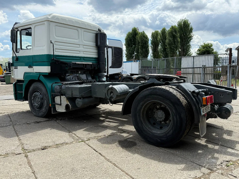 MAN 19.403 4X2 Tractor-unit Spring/Air ZF Manual Gear Low cabine - Влекач: снимка 3 MAN 19.403 4X2 Tractor-unit Spring/Air ZF Manual Gear Low cabine - Влекач: снимка 3