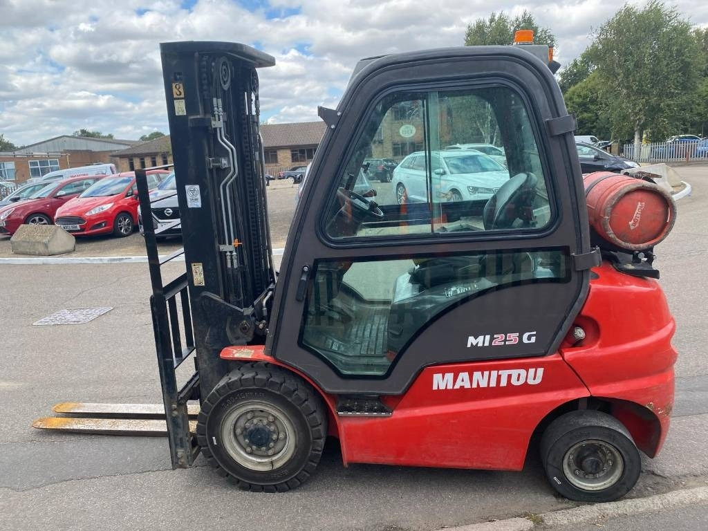 Manitou MI 25 G - Газокар: снимка 4 Manitou MI 25 G - Газокар: снимка 4