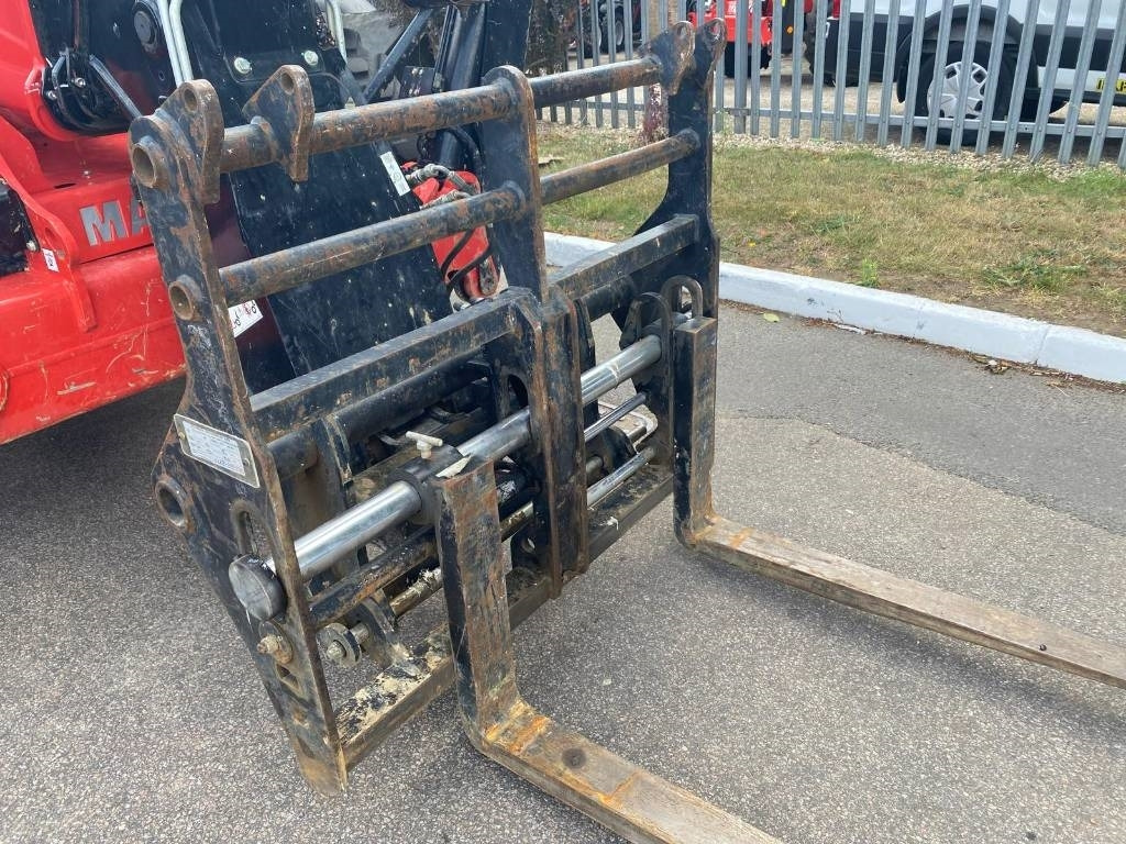 Телескопичен товарач Manitou MT 1440: снимка 23