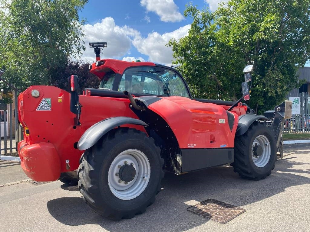 Телескопичен товарач Manitou MT 1440: снимка 16