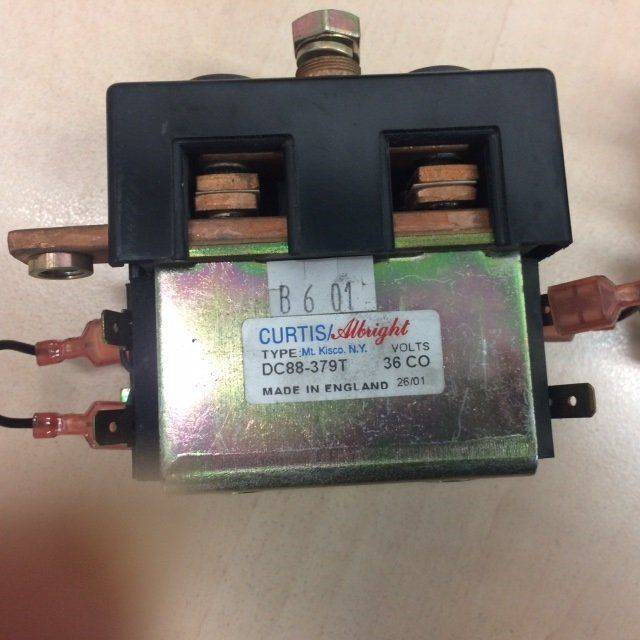 2X Contactors for Scrubber vacuum cleaner Nilfisk BR 850 - Електрическа система за Почистваща машина: снимка 4 2X Contactors for Scrubber vacuum cleaner Nilfisk BR 850 - Електрическа система за Почистваща машина: снимка 4