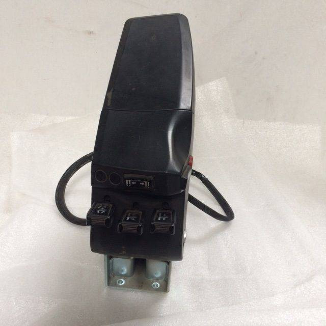 Armrest with many functions for Caterpillar - Електрическа система за Подемно-транспортна техника: снимка 2 Armrest with many functions for Caterpillar - Електрическа система за Подемно-транспортна техника: снимка 2