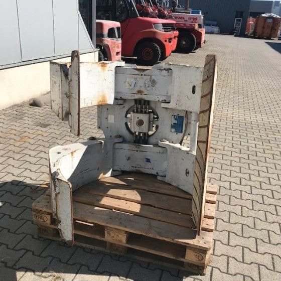 Cascade Rotating Roll clamp - Кламер за Подемно-транспортна техника: снимка 1 Cascade Rotating Roll clamp - Кламер за Подемно-транспортна техника: снимка 1