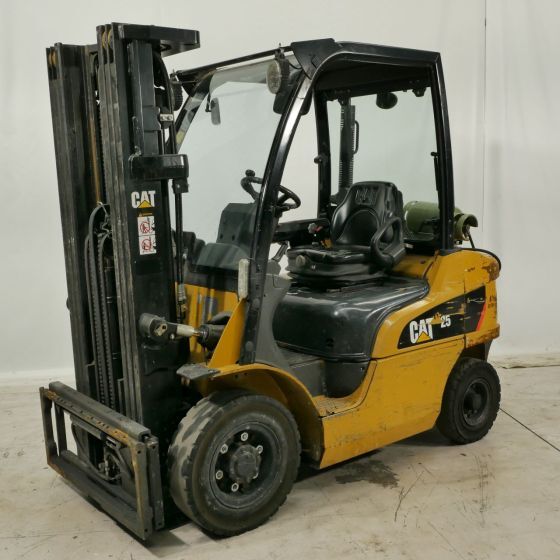 Caterpillar GP25N - Газокар: снимка 1 Caterpillar GP25N - Газокар: снимка 1