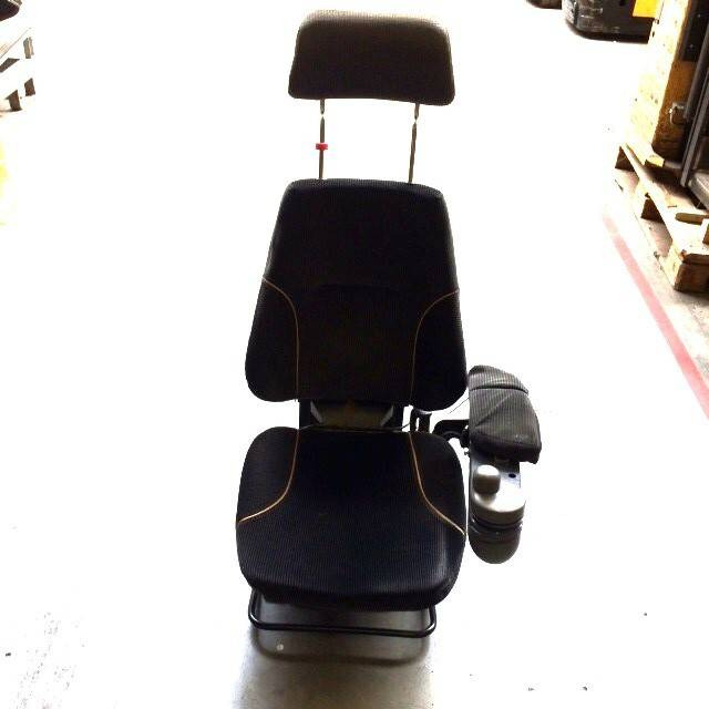Complete seat for Atlet - Седалка за Подемно-транспортна техника: снимка 1 Complete seat for Atlet - Седалка за Подемно-транспортна техника: снимка 1