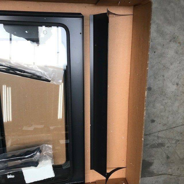 FRONT + ROOF PANEL FOR KOMATSU - Стъкло и части за Подемно-транспортна техника: снимка 5 FRONT + ROOF PANEL FOR KOMATSU - Стъкло и части за Подемно-транспортна техника: снимка 5