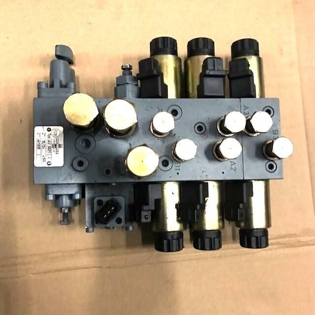 Hydraulic block for Caterpillar - Хидравличен клапан за Подемно-транспортна техника: снимка 2 Hydraulic block for Caterpillar - Хидравличен клапан за Подемно-транспортна техника: снимка 2