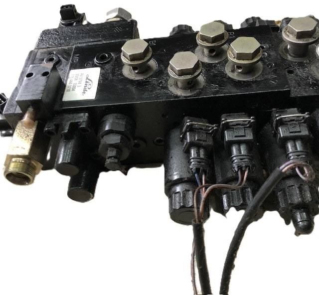 Hydraulic control valve for Linde - Хидравличен клапан за Подемно-транспортна техника: снимка 3 Hydraulic control valve for Linde - Хидравличен клапан за Подемно-транспортна техника: снимка 3