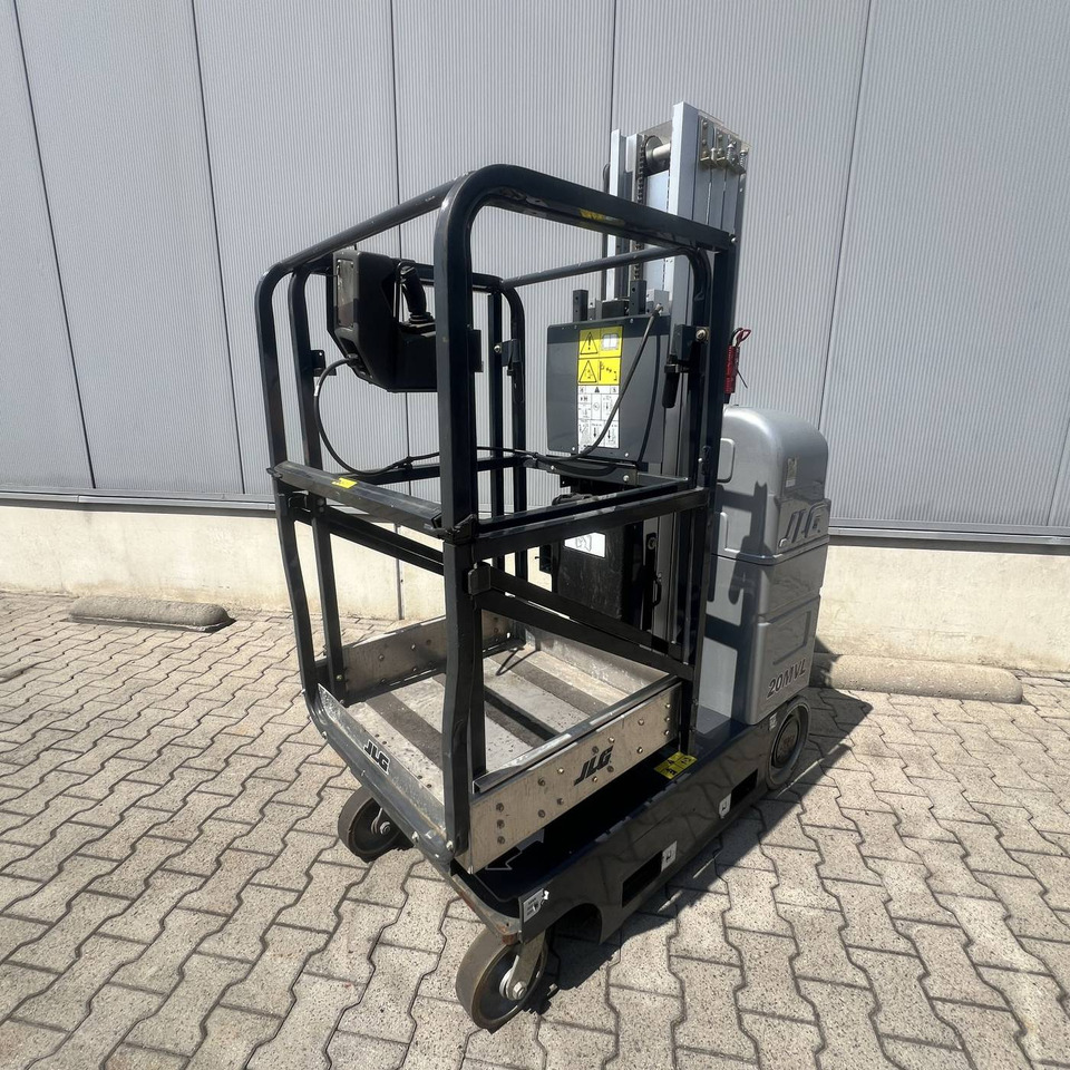 JLG 20MVL - Вертикална работна платформа: снимка 2 JLG 20MVL - Вертикална работна платформа: снимка 2