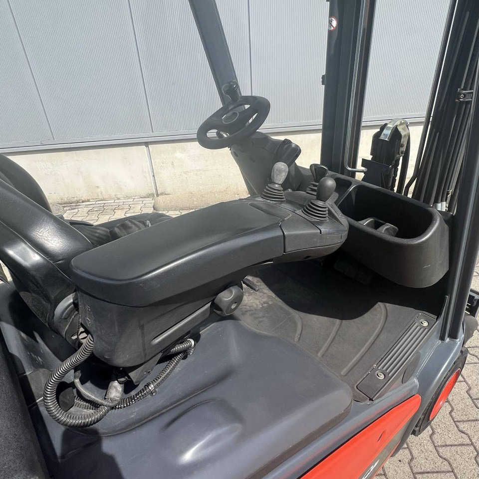 Linde H18T (391-02) EVO - Газокар: снимка 3 Linde H18T (391-02) EVO - Газокар: снимка 3