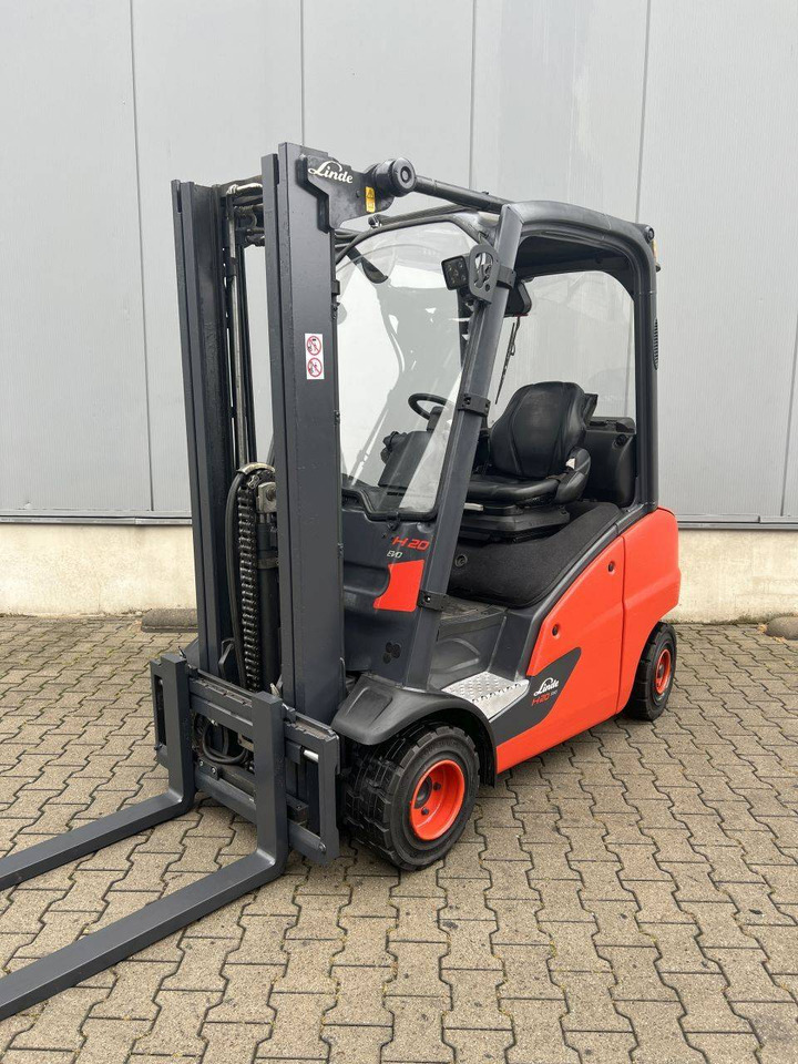 Linde H20T (391) - Газокар: снимка 1 Linde H20T (391) - Газокар: снимка 1