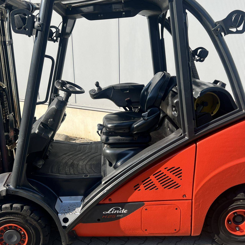Linde H25T (392) EVO - Газокар: снимка 3 Linde H25T (392) EVO - Газокар: снимка 3