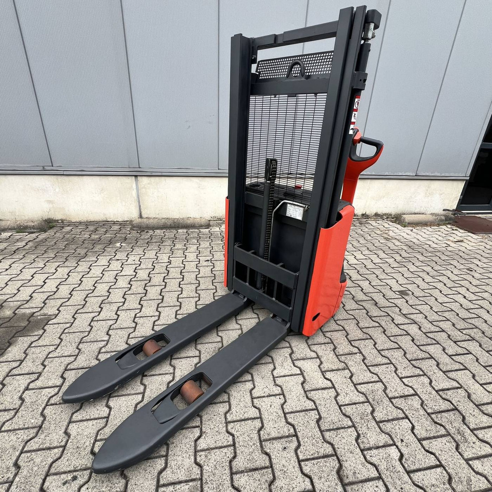 Linde L12 (1172) - Стакер: снимка 4 Linde L12 (1172) - Стакер: снимка 4