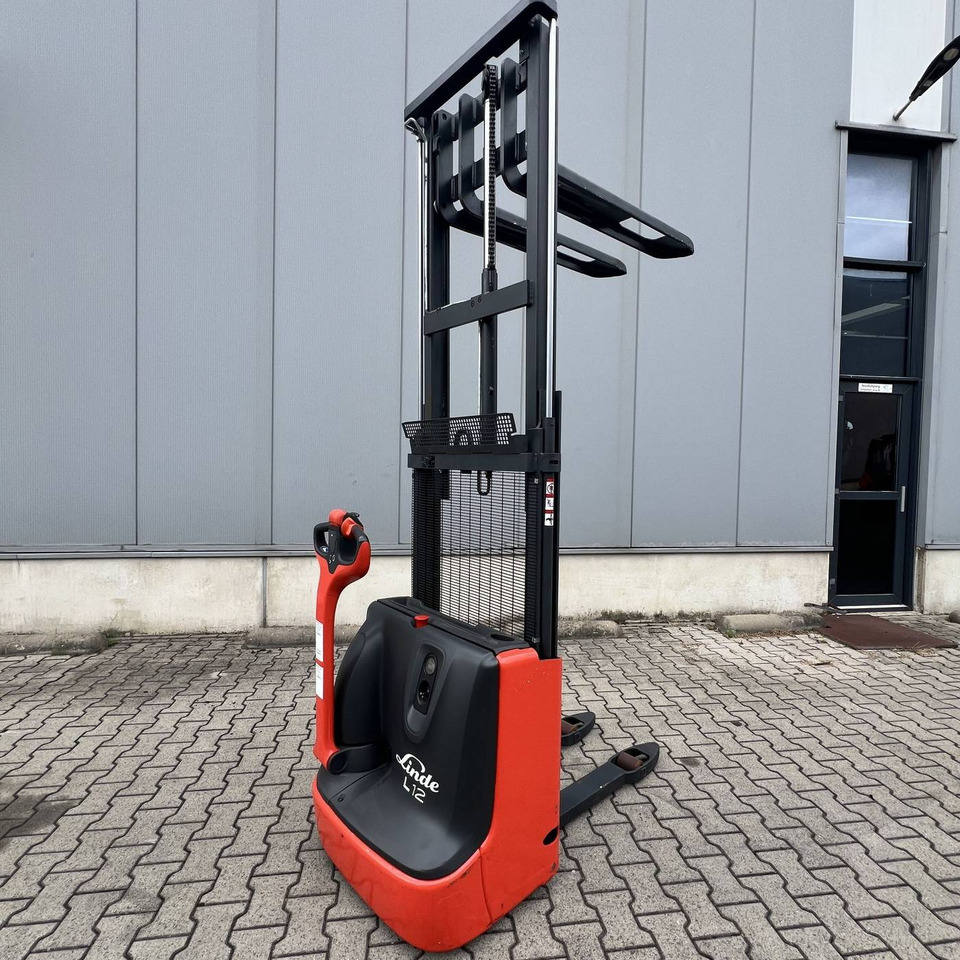 Linde L12 (1172) - Стакер: снимка 3 Linde L12 (1172) - Стакер: снимка 3