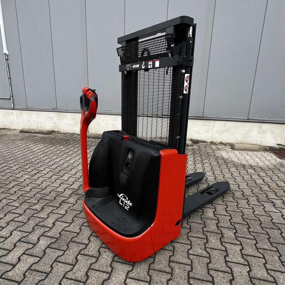 Linde L12 (1172) - Стакер: снимка 1 Linde L12 (1172) - Стакер: снимка 1