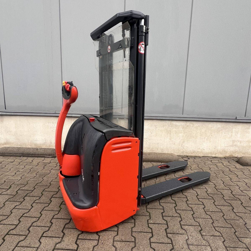 Linde L12 (379) - Стакер: снимка 1 Linde L12 (379) - Стакер: снимка 1