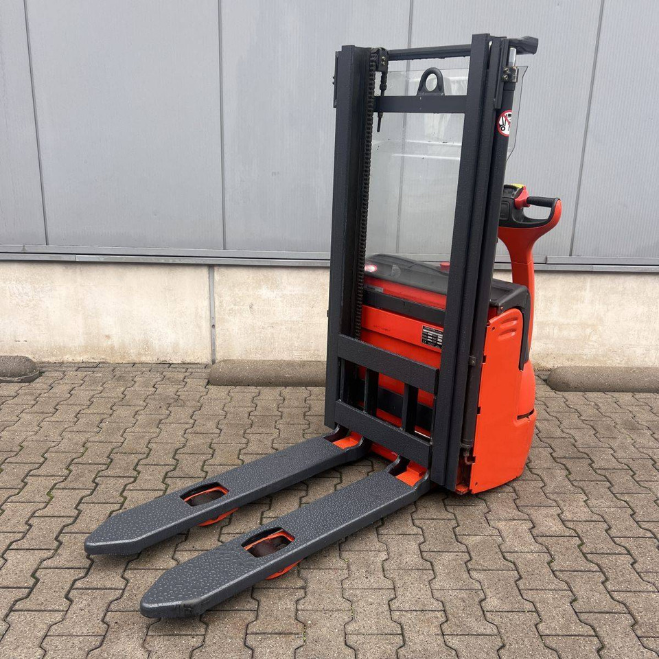 Linde L12 (379) - Стакер: снимка 2 Linde L12 (379) - Стакер: снимка 2