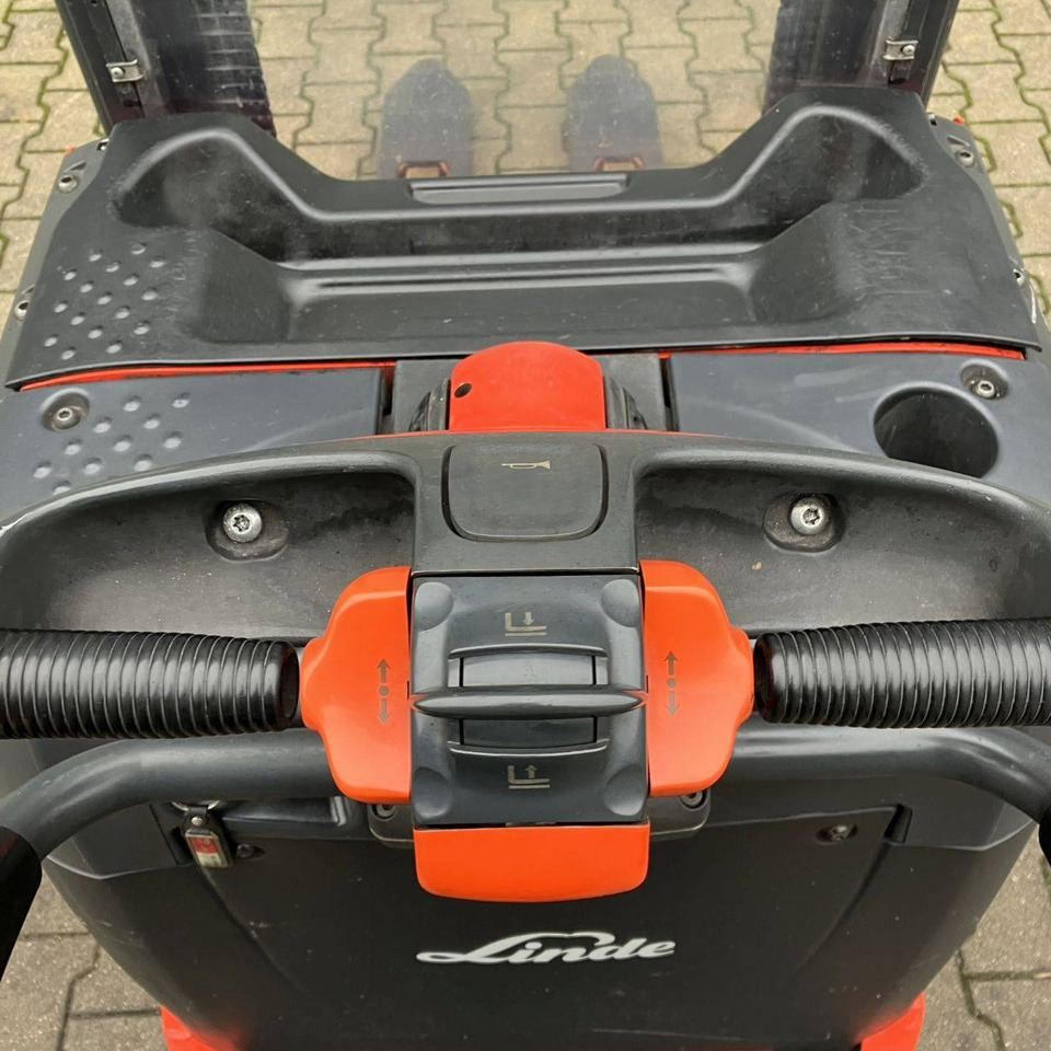 Лизинг на Linde L12AP (133) Linde L12AP (133): снимка 6 Лизинг на Linde L12AP (133) Linde L12AP (133): снимка 6