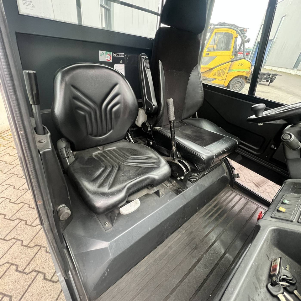 Linde P250 SWB (127) - Електрически влекач: снимка 3 Linde P250 SWB (127) - Електрически влекач: снимка 3