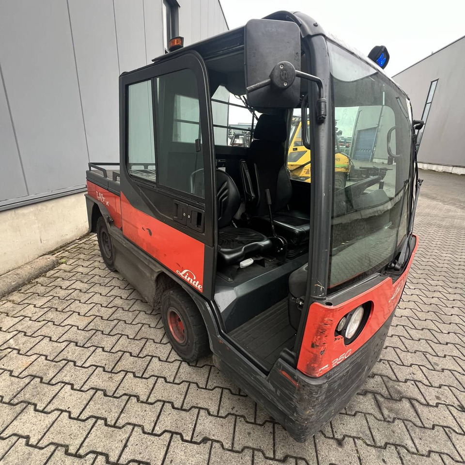 Linde P250 SWB (127) - Електрически влекач: снимка 2 Linde P250 SWB (127) - Електрически влекач: снимка 2