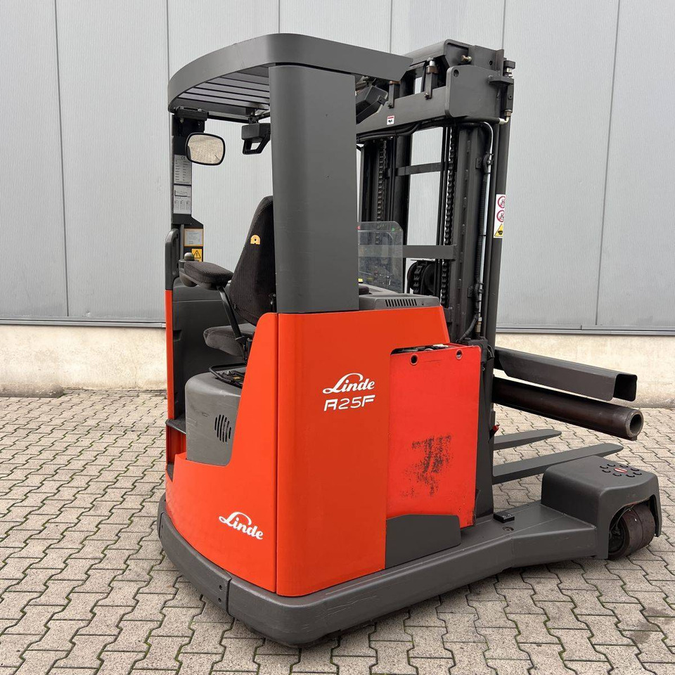 Linde R25F - Ричтрак с движение в 4 посоки: снимка 2 Linde R25F - Ричтрак с движение в 4 посоки: снимка 2