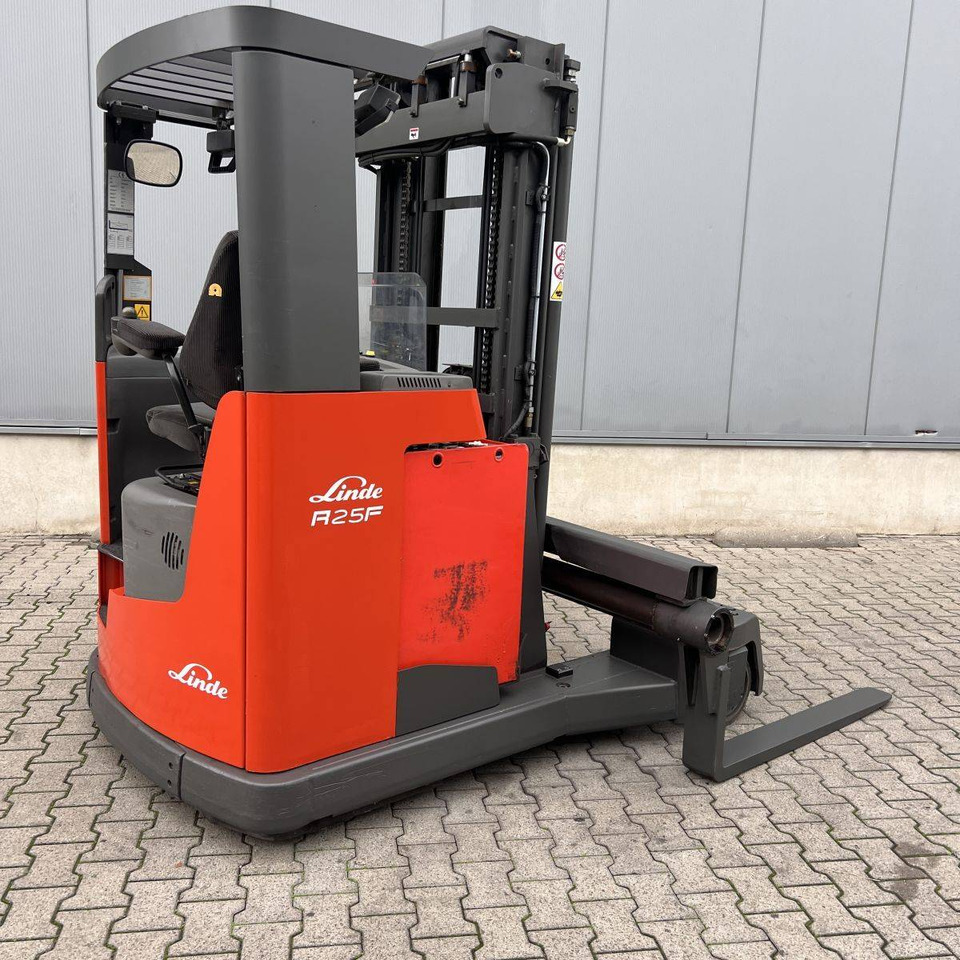 Linde R25F - Ричтрак с движение в 4 посоки: снимка 1 Linde R25F - Ричтрак с движение в 4 посоки: снимка 1