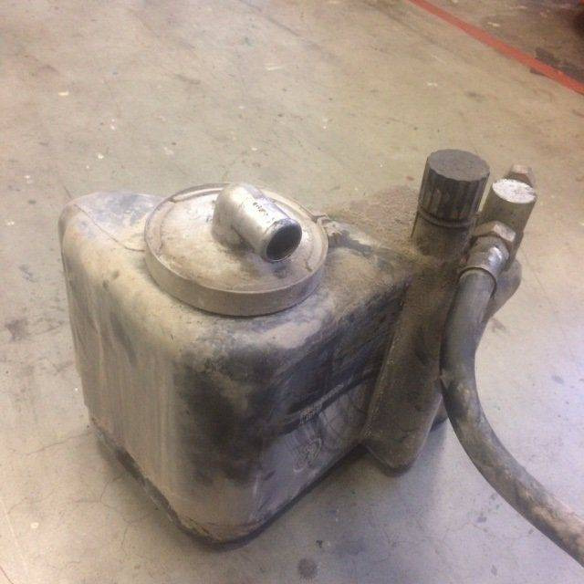Oil Tank for Linde E15, Series 324 - Хидравличен резервоар за Подемно-транспортна техника: снимка 2 Oil Tank for Linde E15, Series 324 - Хидравличен резервоар за Подемно-транспортна техника: снимка 2