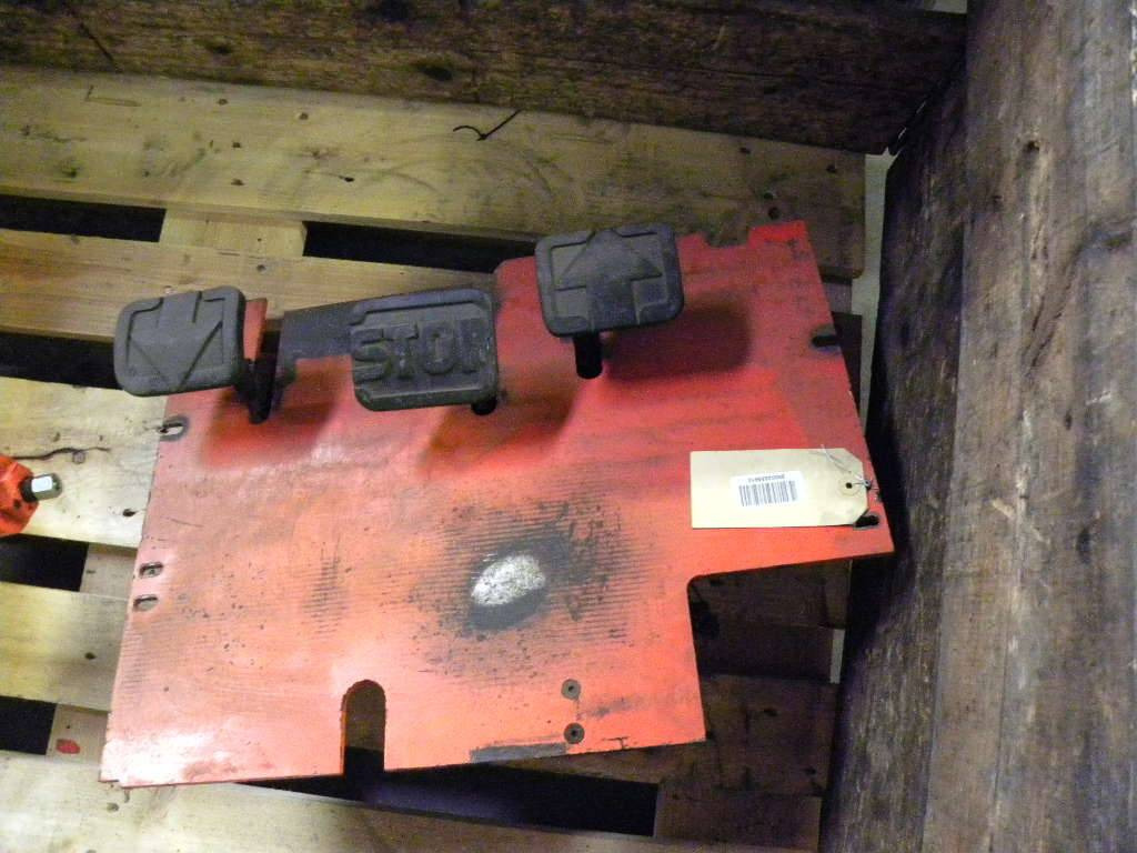 Plate floor for Linde E15-18-02, Series 322 - Педал за Подемно-транспортна техника: снимка 1 Plate floor for Linde E15-18-02, Series 322 - Педал за Подемно-транспортна техника: снимка 1