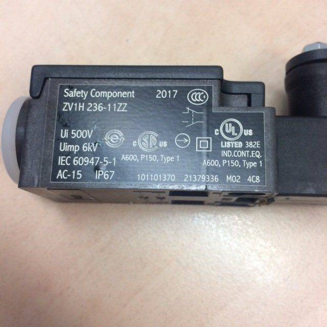 Position switch for Linde series 113/114/115/117 - Превключвател на кормилната колона за Подемно-транспортна техника: снимка 2 Position switch for Linde series 113/114/115/117 - Превключвател на кормилната колона за Подемно-транспортна техника: снимка 2