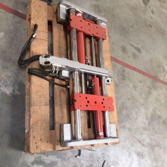 Dürwen Fork positioner with Shaft guidance sideshift - Прикачен инвентар за Подемно-транспортна техника: снимка 3 Dürwen Fork positioner with Shaft guidance sideshift - Прикачен инвентар за Подемно-транспортна техника: снимка 3