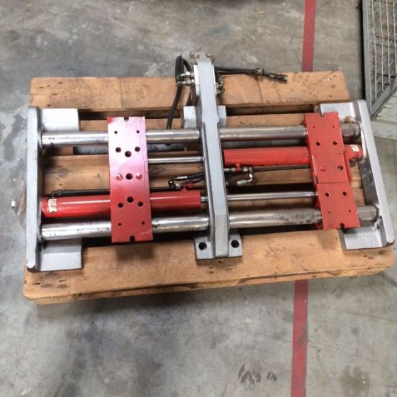 Dürwen Fork positioner with Shaft guidance sideshift - Прикачен инвентар за Подемно-транспортна техника: снимка 1 Dürwen Fork positioner with Shaft guidance sideshift - Прикачен инвентар за Подемно-транспортна техника: снимка 1