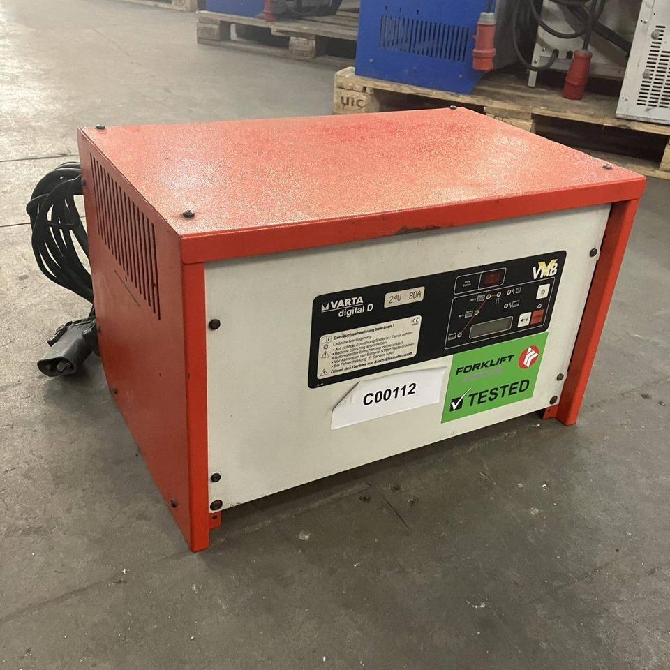 Hawker 24V 80A Digital D - Резервни части за Подемно-транспортна техника: снимка 2 Hawker 24V 80A Digital D - Резервни части за Подемно-транспортна техника: снимка 2