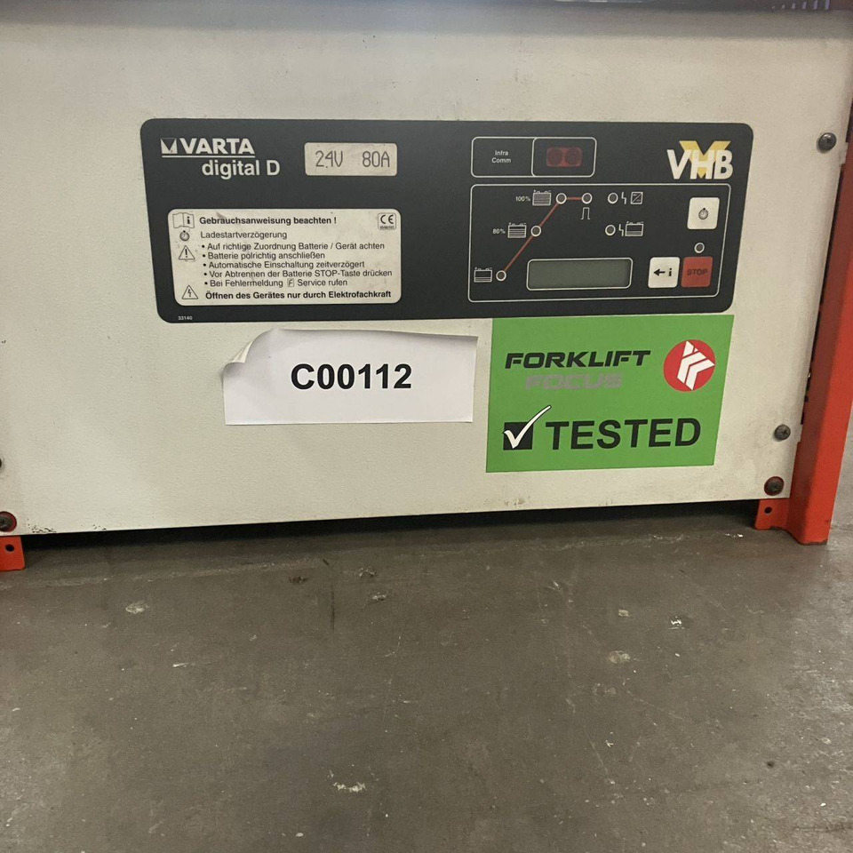 Hawker 24V 80A Digital D - Резервни части за Подемно-транспортна техника: снимка 3 Hawker 24V 80A Digital D - Резервни части за Подемно-транспортна техника: снимка 3