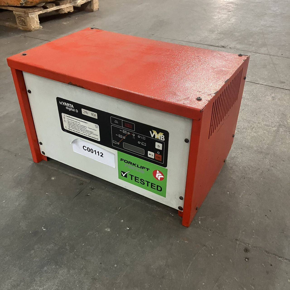Hawker 24V 80A Digital D - Резервни части за Подемно-транспортна техника: снимка 1 Hawker 24V 80A Digital D - Резервни части за Подемно-транспортна техника: снимка 1