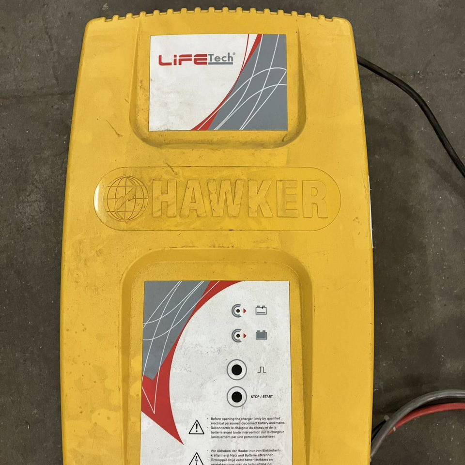 Hawker 24V/80A Life Tech (2) - Резервни части за Подемно-транспортна техника: снимка 3 Hawker 24V/80A Life Tech (2) - Резервни части за Подемно-транспортна техника: снимка 3