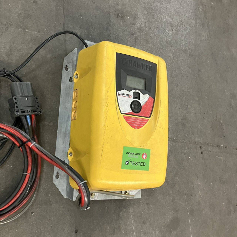 Hawker 24V/80A Life Tech - Резервни части за Подемно-транспортна техника: снимка 2 Hawker 24V/80A Life Tech - Резервни части за Подемно-транспортна техника: снимка 2