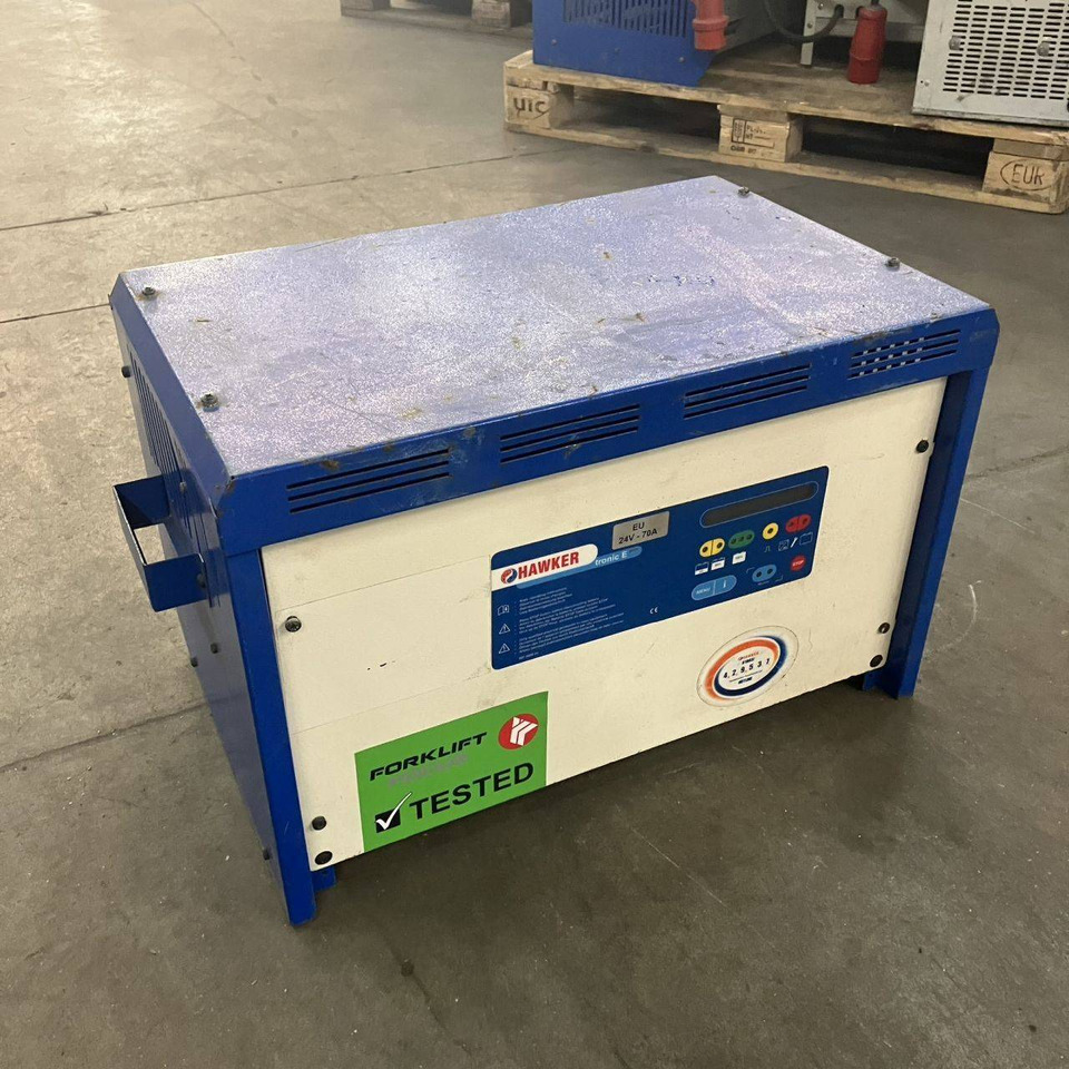 Hawker E24V-70A tronic E puls+EU - Резервни части за Подемно-транспортна техника: снимка 2 Hawker E24V-70A tronic E puls+EU - Резервни части за Подемно-транспортна техника: снимка 2