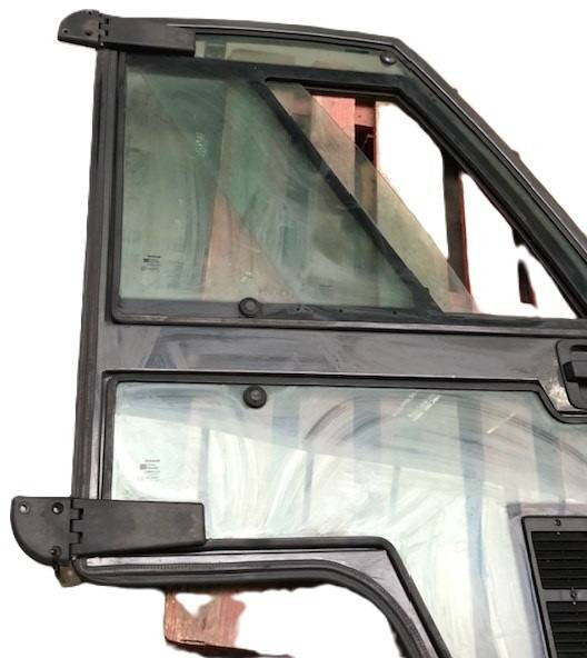 Right door for Nissan - Врата и части за Подемно-транспортна техника: снимка 3 Right door for Nissan - Врата и части за Подемно-транспортна техника: снимка 3