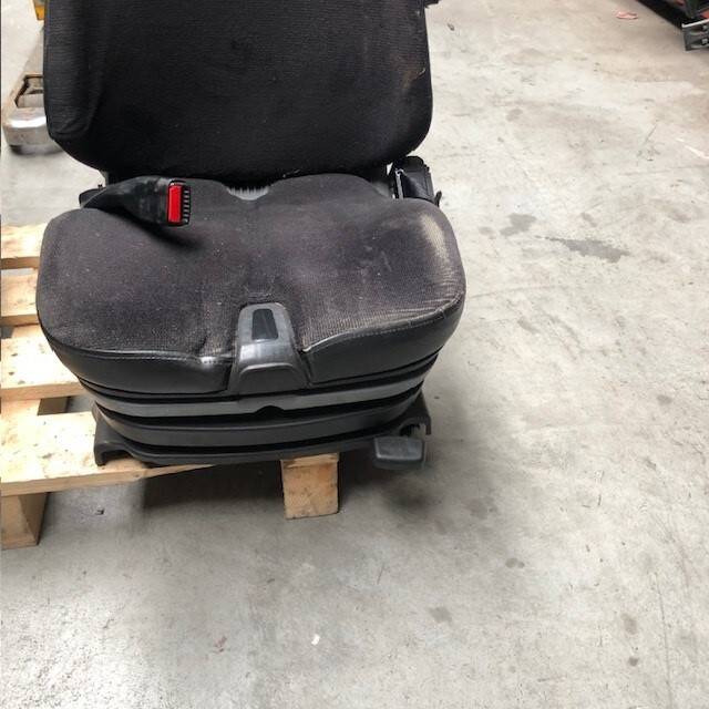 Seat for Linde /1120-01/ - Седалка за Подемно-транспортна техника: снимка 2 Seat for Linde /1120-01/ - Седалка за Подемно-транспортна техника: снимка 2