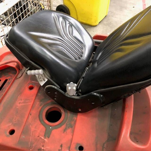 Seat for Linde P60, Series 126 - Седалка за Подемно-транспортна техника: снимка 5 Seat for Linde P60, Series 126 - Седалка за Подемно-транспортна техника: снимка 5