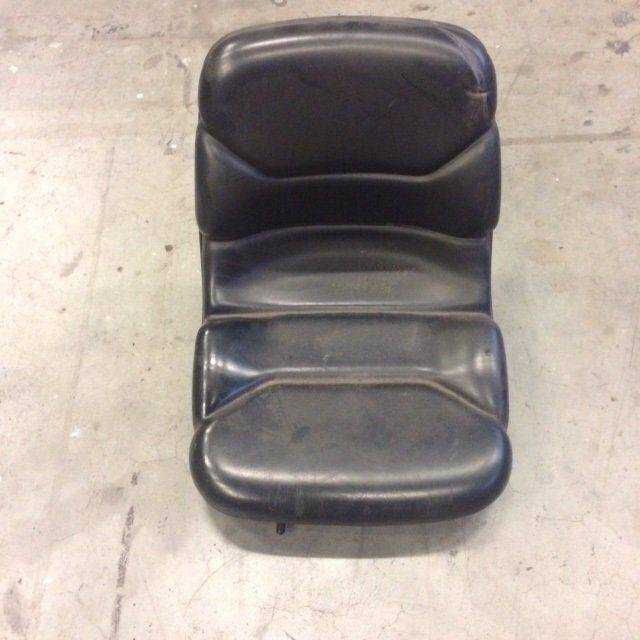 Seat for Scrubber vacuum cleaner Nilfisk BR 850 - Седалка за Подопочистваща машина: снимка 1 Seat for Scrubber vacuum cleaner Nilfisk BR 850 - Седалка за Подопочистваща машина: снимка 1