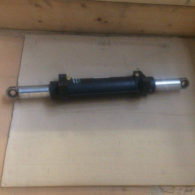 Steering Cylinder for Caterpillar P5000 - Хидравличен цилиндър за Подемно-транспортна техника: снимка 2 Steering Cylinder for Caterpillar P5000 - Хидравличен цилиндър за Подемно-транспортна техника: снимка 2