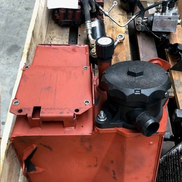 Tank oil for Linde - Хидравличен резервоар за Подемно-транспортна техника: снимка 3 Tank oil for Linde - Хидравличен резервоар за Подемно-транспортна техника: снимка 3