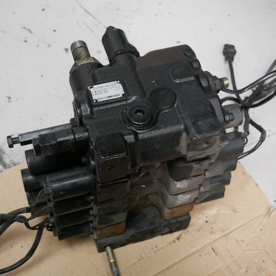 Valve block for Nissan D02 - Хидравличен клапан за Подемно-транспортна техника: снимка 3 Valve block for Nissan D02 - Хидравличен клапан за Подемно-транспортна техника: снимка 3
